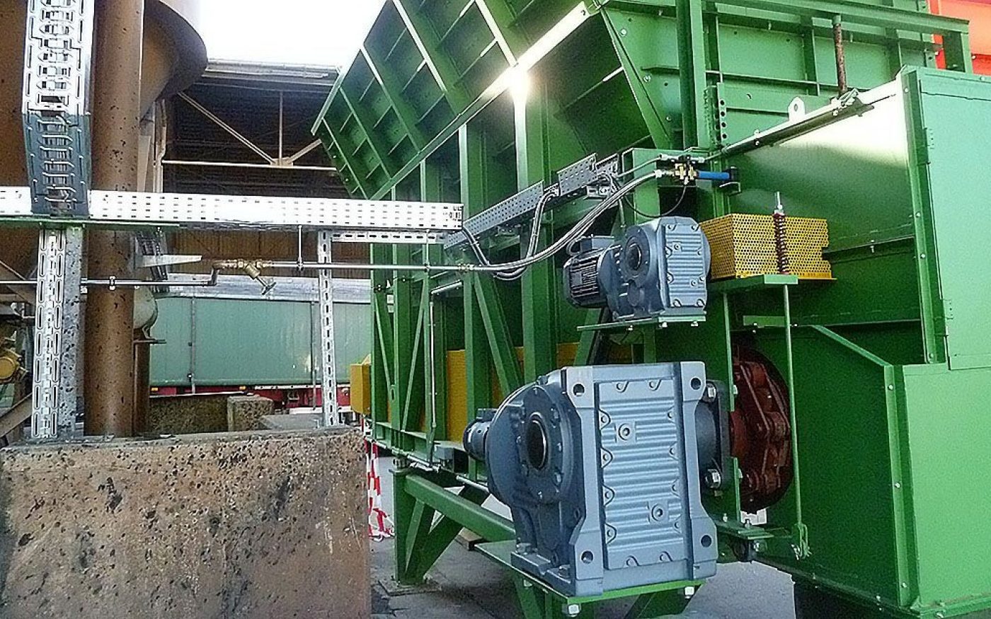 Služby | Skříňové podavače